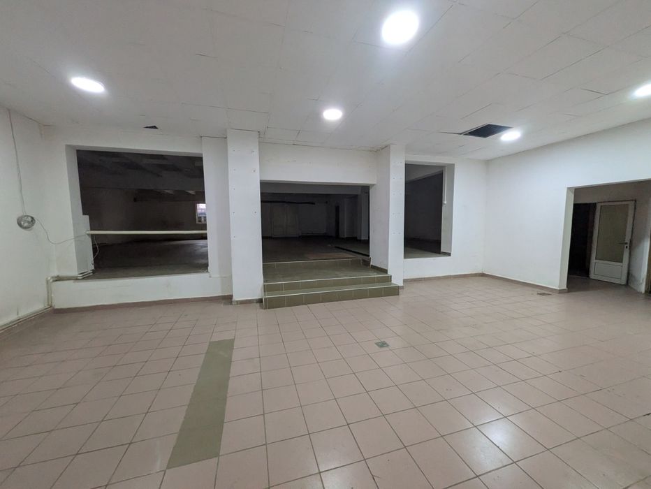Spațiu comercial de închiriat 355 mp