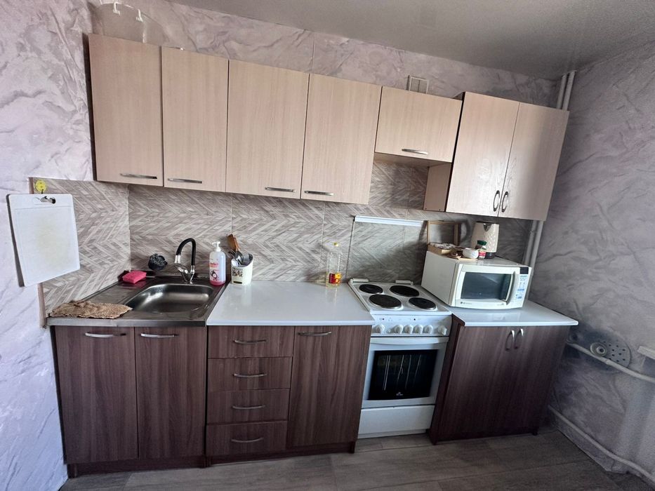 Продам кухонный гарнитур с плитой