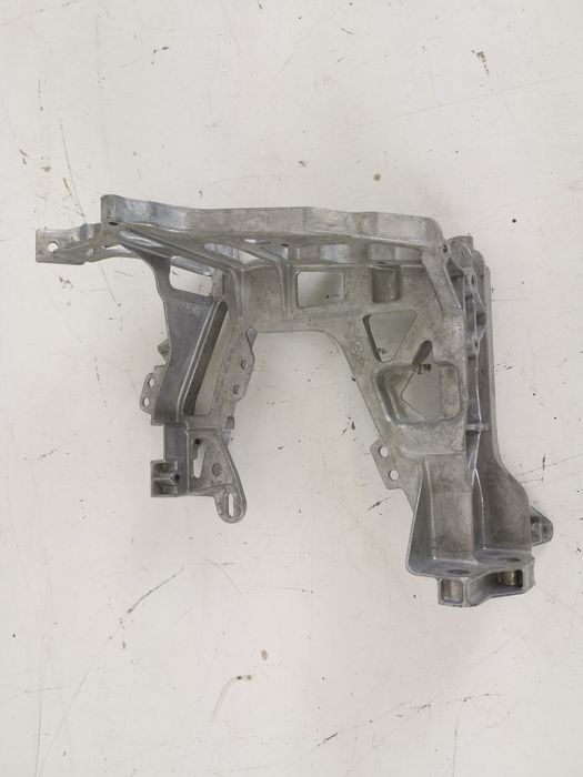 Ляв преден фар Държач / Лев преден фар Държач Mercedes-Benz C-Class W2