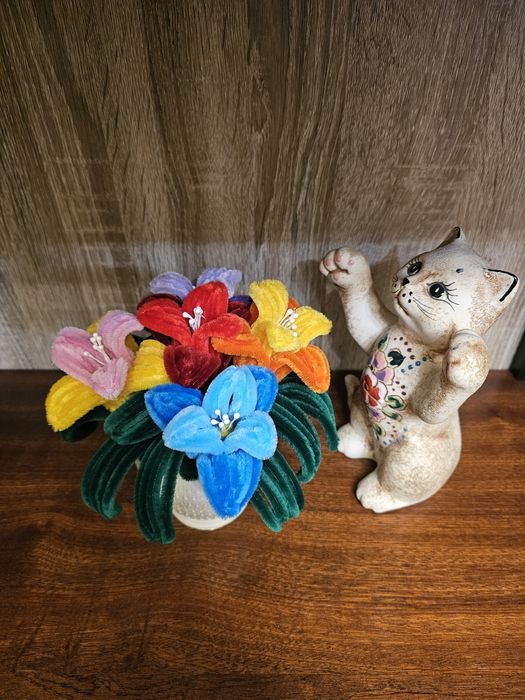 Aranjamente florale din sarma plusata