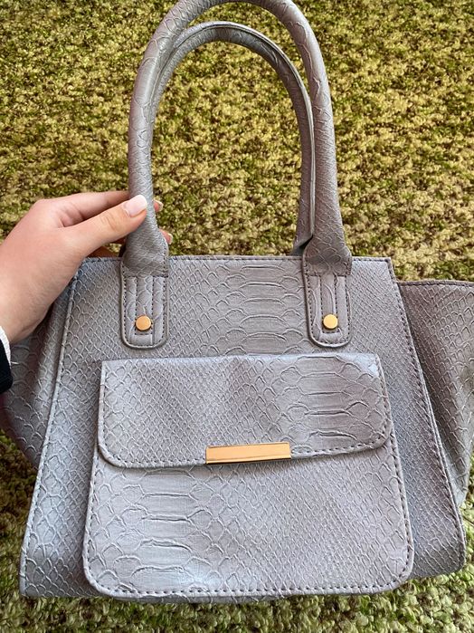 Стилна дамска чанта