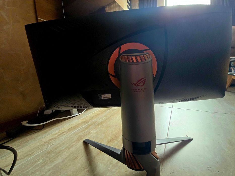 Продавам 34" геймърски монитор ASUS ROG Swift PG348Q