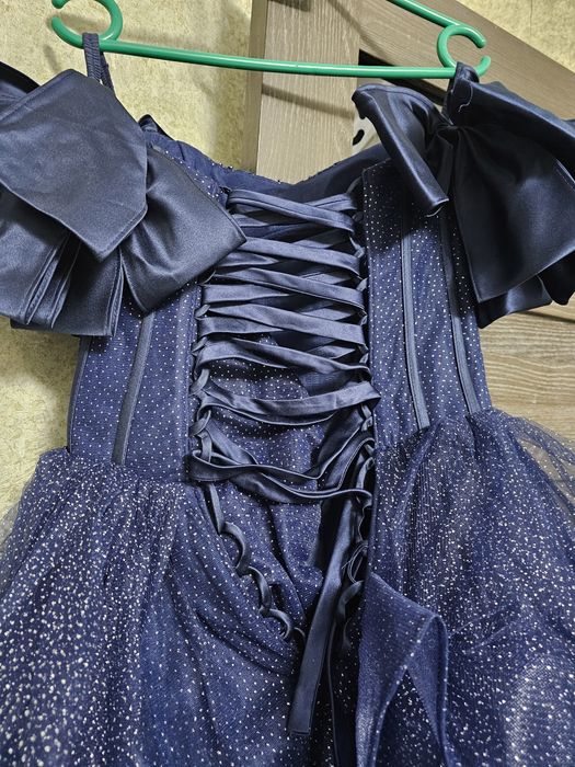 Вечернее платье цвета «Midnight Blue»