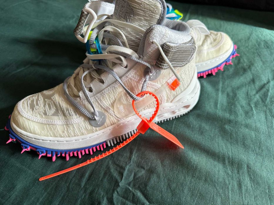 Adidasi Nike editie limitata