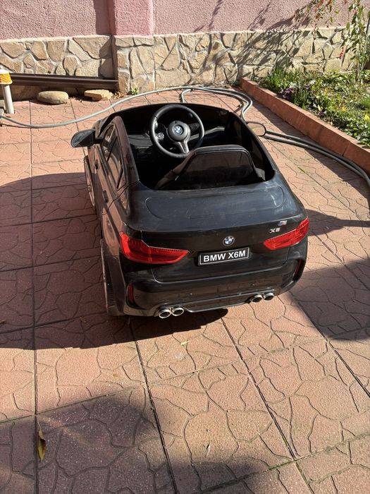 Детска акумулаторна кола