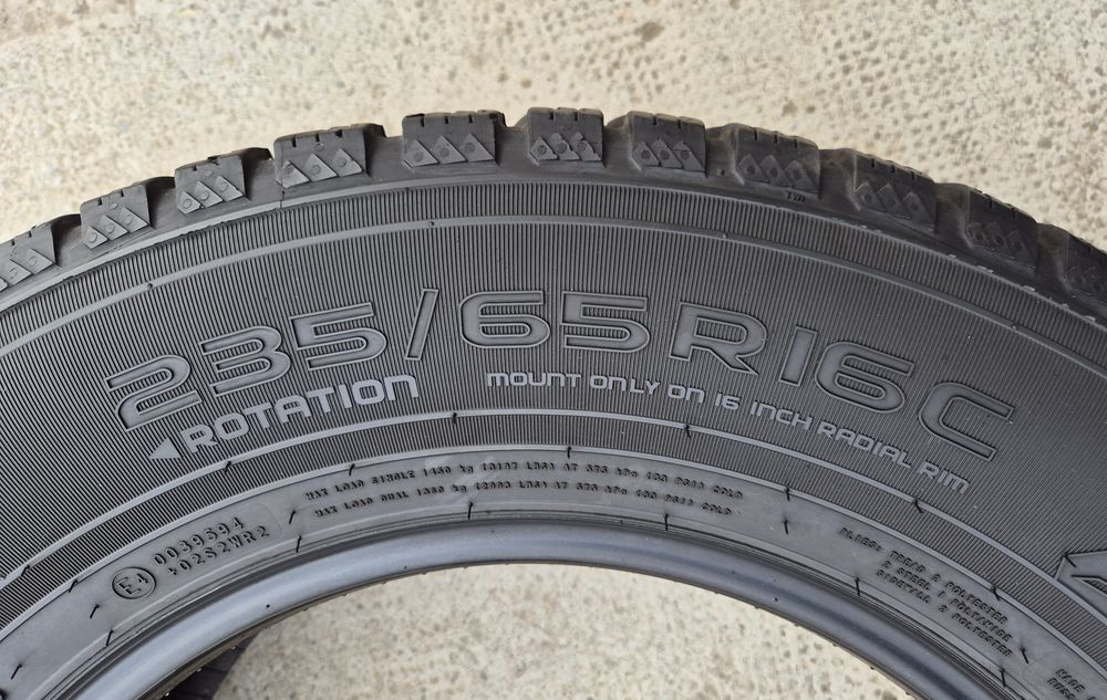 Set 2buc 235/65 R16C 121/119R Nokian Tyres Snowproof C M+S iarnă