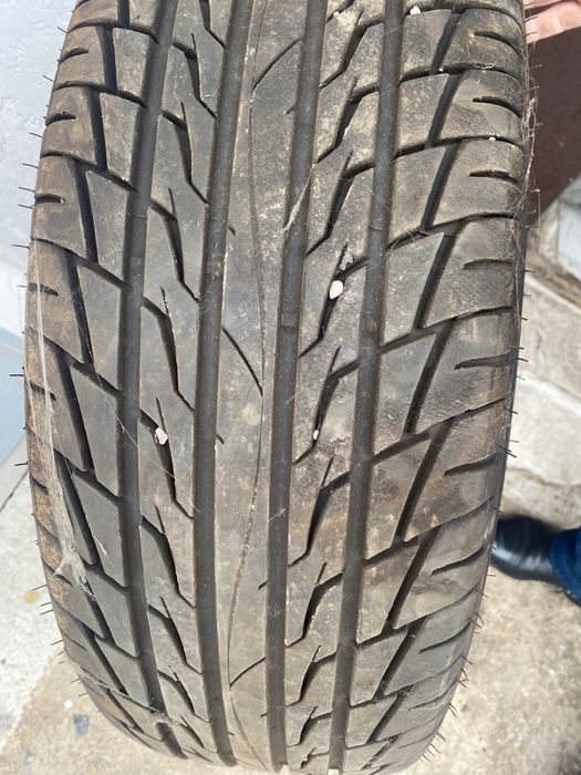 Продам 3 покрышки летние 235/60/R18