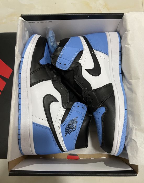 Air Jordan 1 Retro High “UNC Toe”