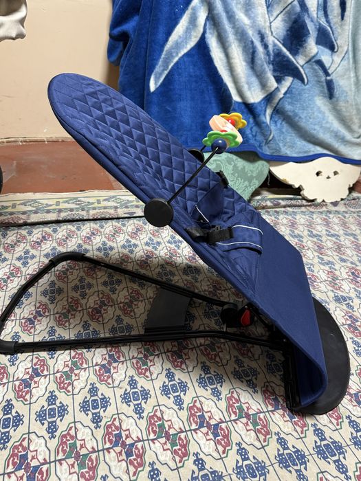 Продаю детский шезлонг BabyBjörn style