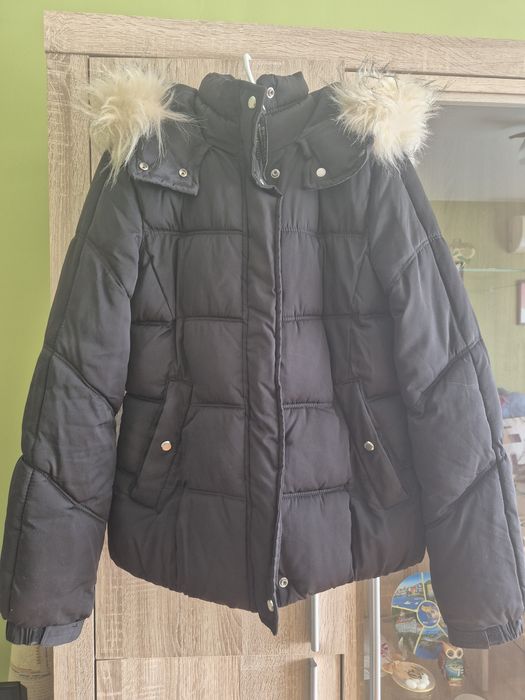 Дамско черно яке Bershka, M размер