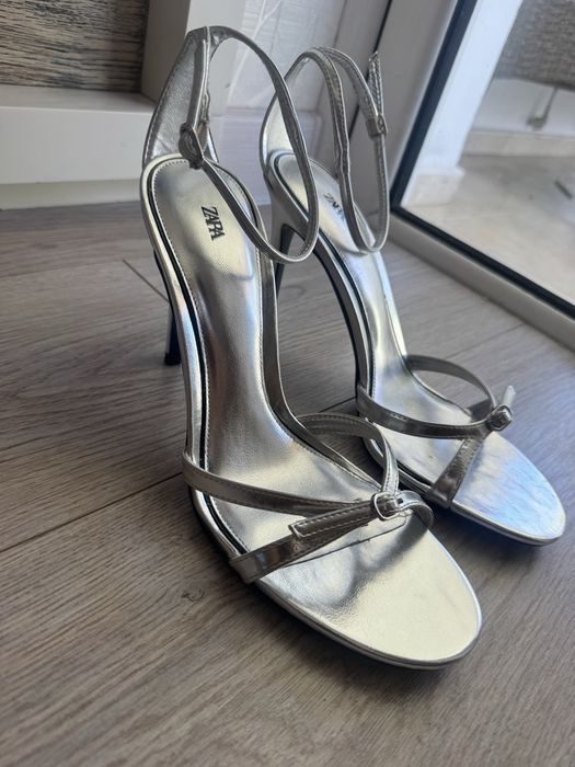Сребърни сандали Zara