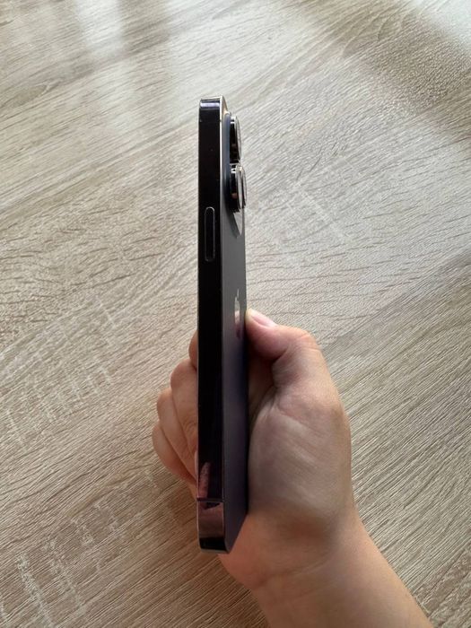 iPhone 14 pro purple