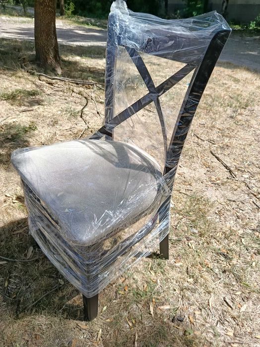 Продавам нови масивни столове