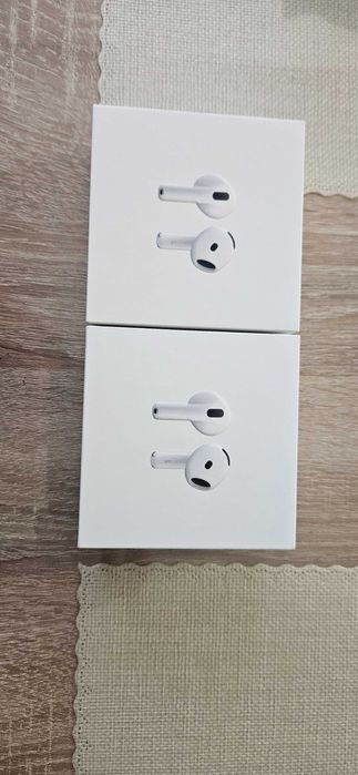 Безжични слушалки AirPods 4