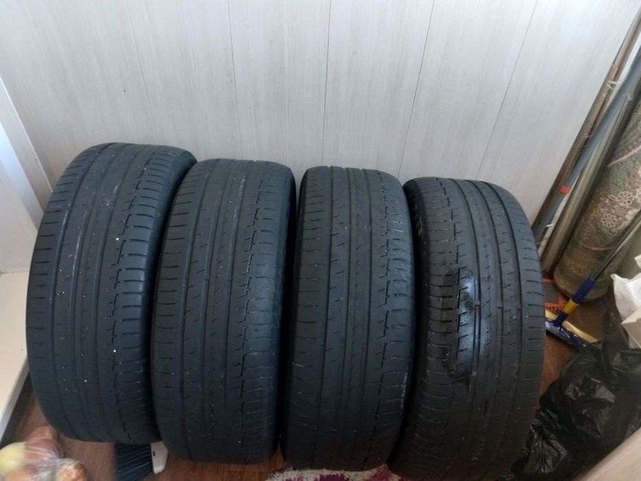 Продаётся летние шины Continental R19 235/55