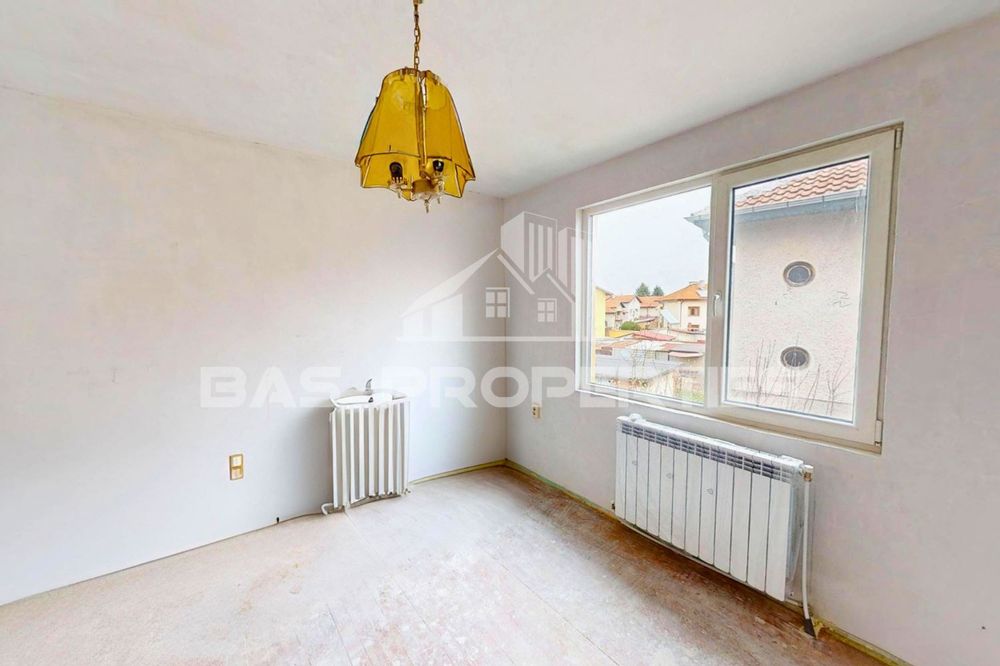 Къща в София-с.Мрамор площ 265