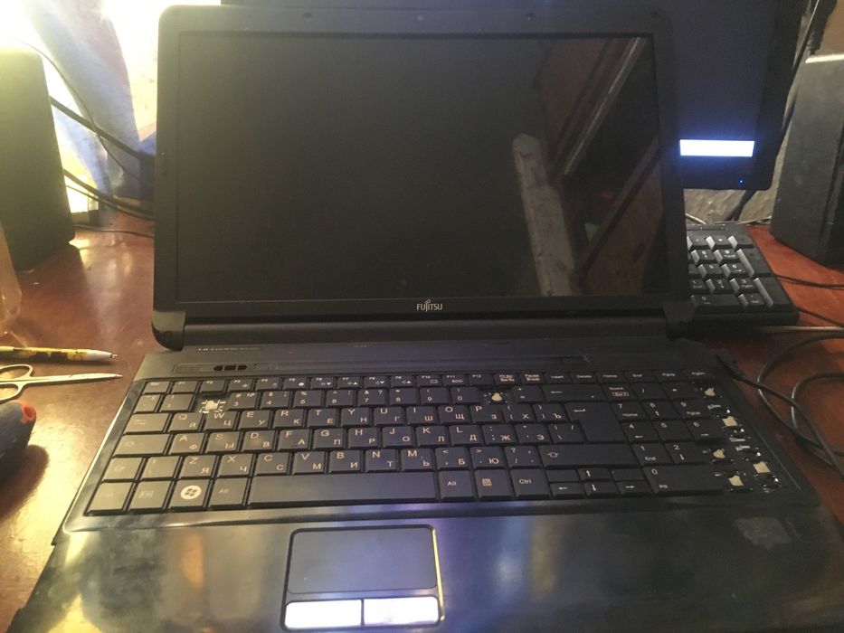 Ноутбук Fujitsu AH530