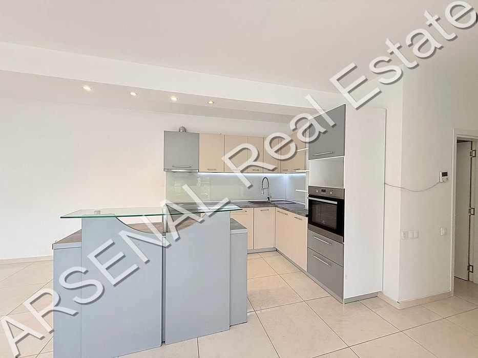 Четиристаен апартамент под наем, Малинова долина