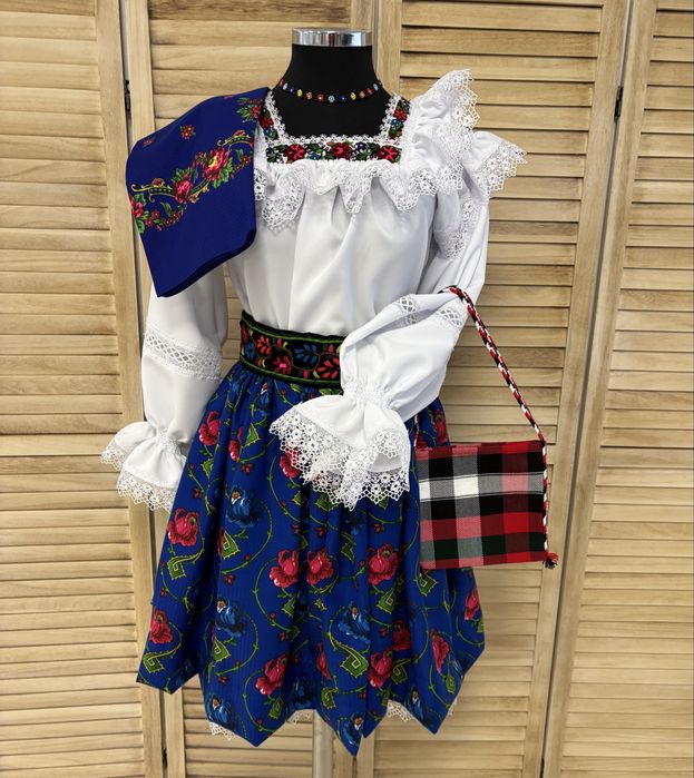Costum popular complet pentru doamne de Maramures