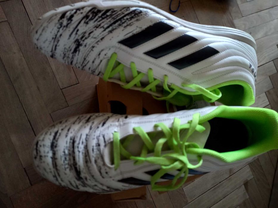 Футболни обувки adidas 46 номер