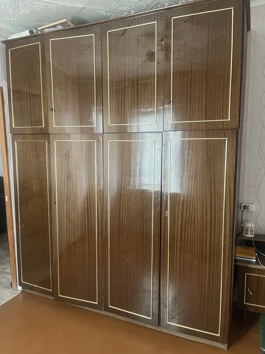 Шкаф с антресолью