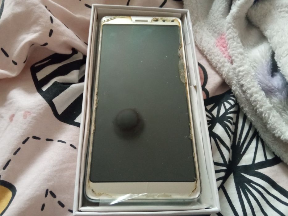 Vând telefon mobil smartphone Ihunt titan