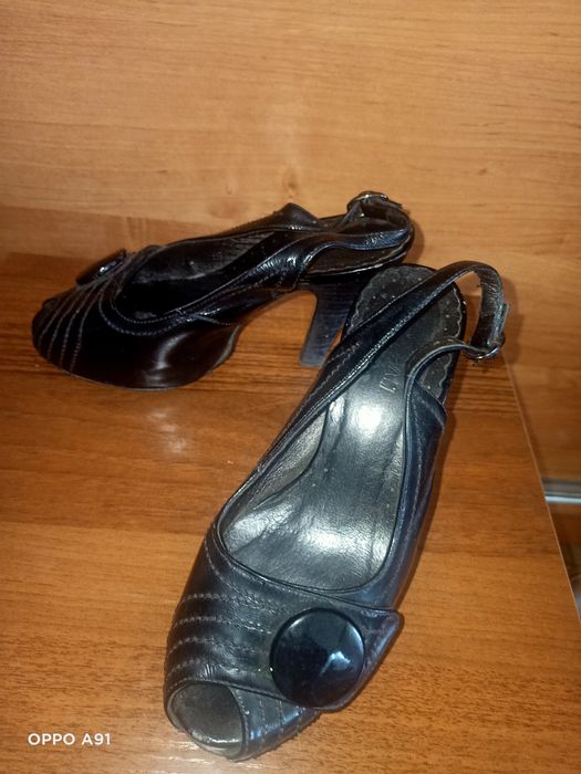 Обувь на высоком каблуке