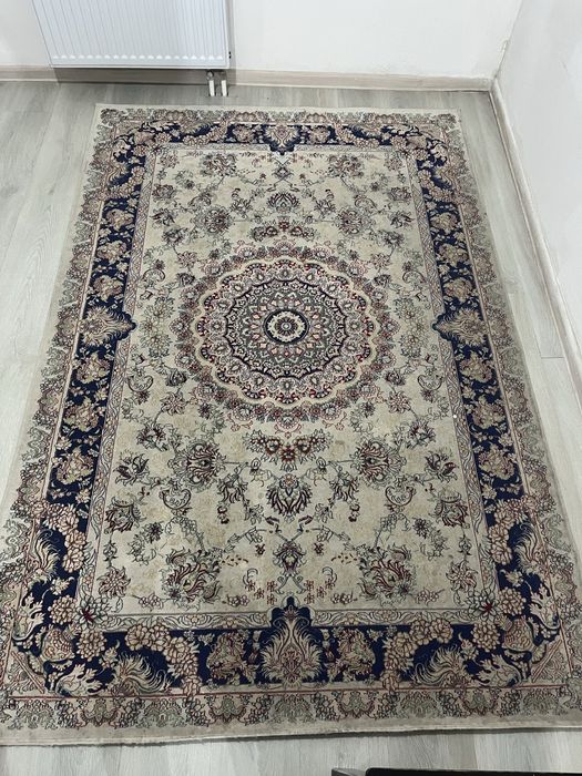 Ковер, кресло для кухни