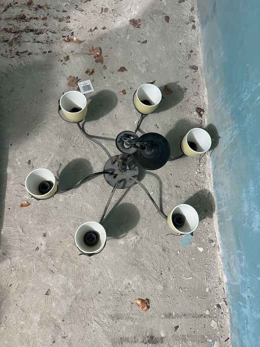 Люстры б/у в хорошем состоянии