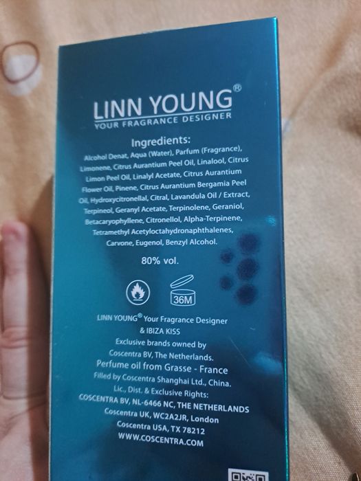 Vând parfum de dama iubita kiss