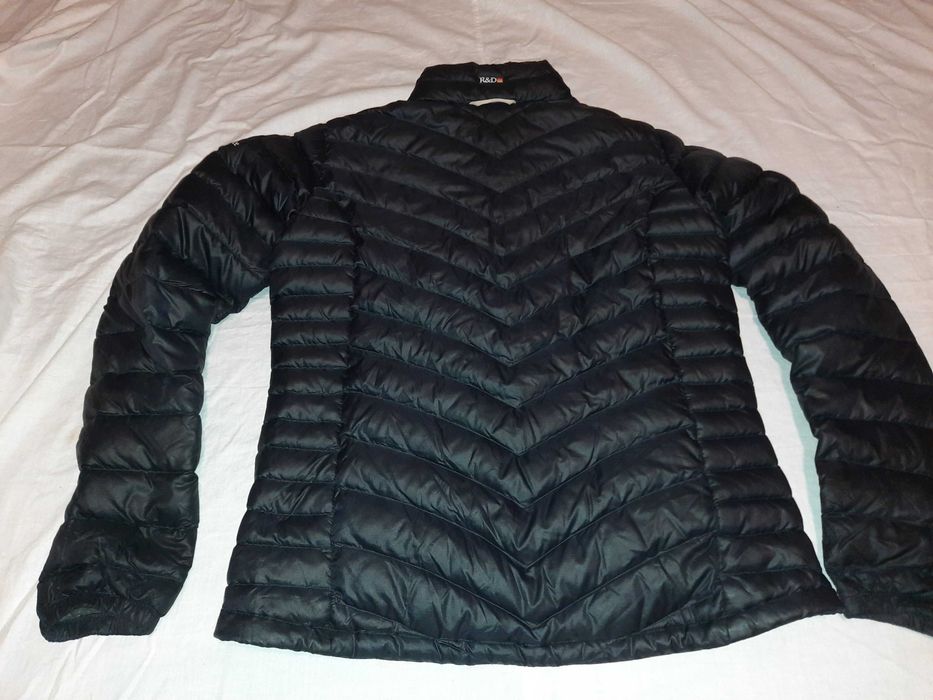 Geaca iarna puf Peak Performance dama marime M stare buna