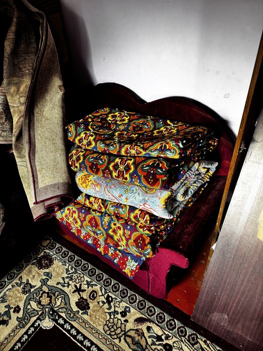 диван красный б/у