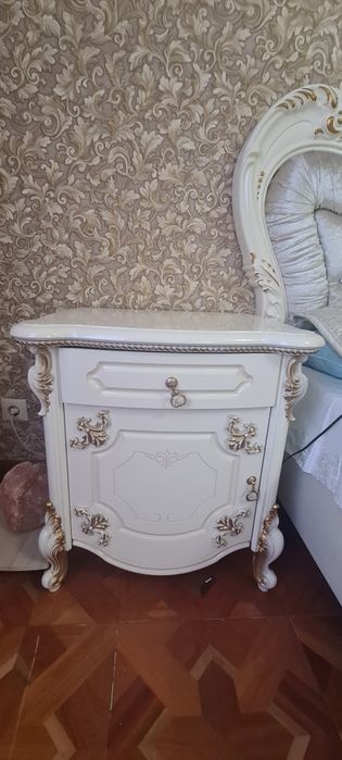 Продам спальный гарнитурр