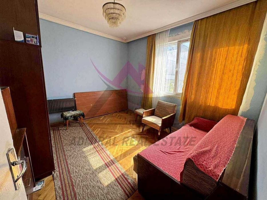 Дава се под наем Тристаен апартамент в Варна, Левски - 67 кв.м за 400 € - Снимка #2