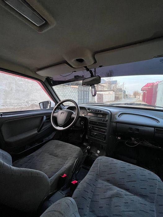 Автомобиль Лада 2114