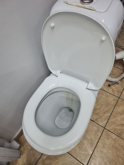Унитаз хороший рабочий