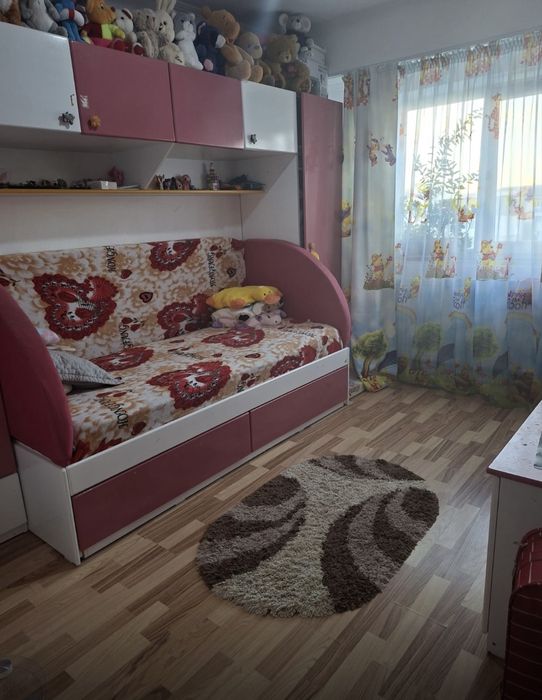 vand apartament cu 3 camere
