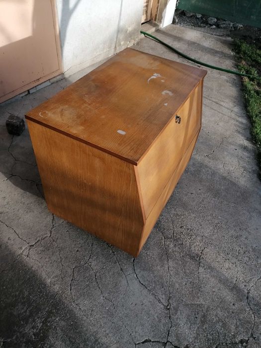 Продавам дървена ракла