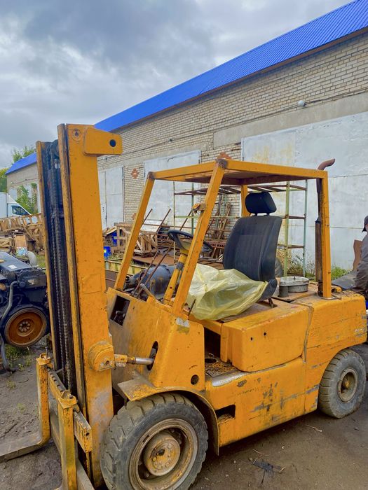 Продам вилочный погрузчик Балканкар