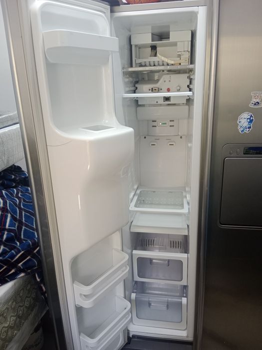 Срочно! Двухкамерный холодильник!