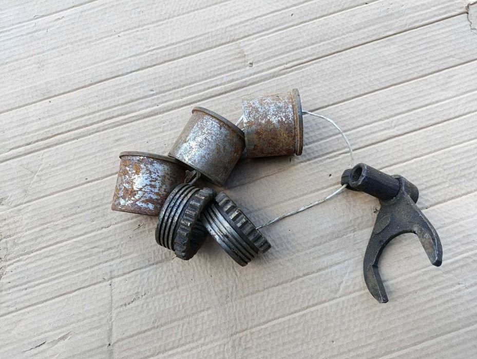 Запчасти на трактора ДТ.