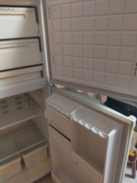 Холодильник Бирюса