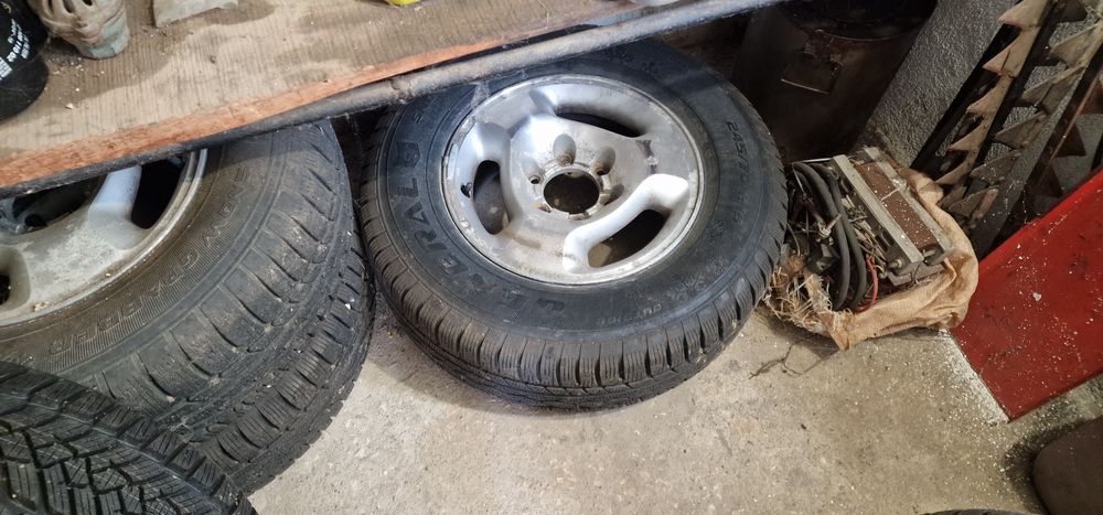 Гуми с джанти nissan toyota 245/70/16