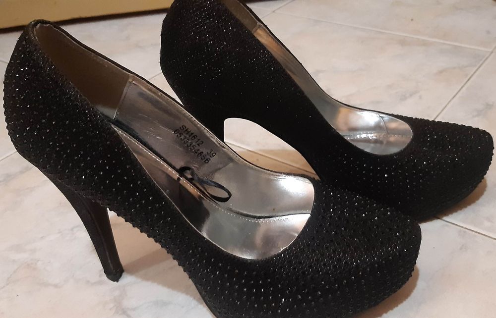 Дамски  обувки.Официални.39 номер.