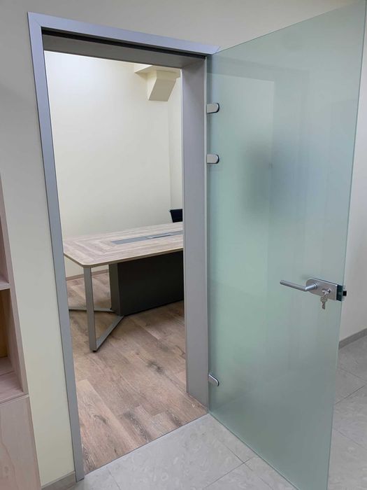 Сервис стеклянных дверей и калёного стекла. Ремонт и регулировка.