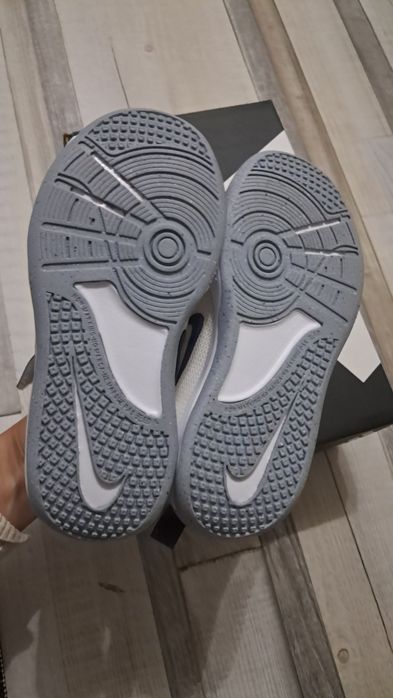 Чисто нови Детски маратонки Nike