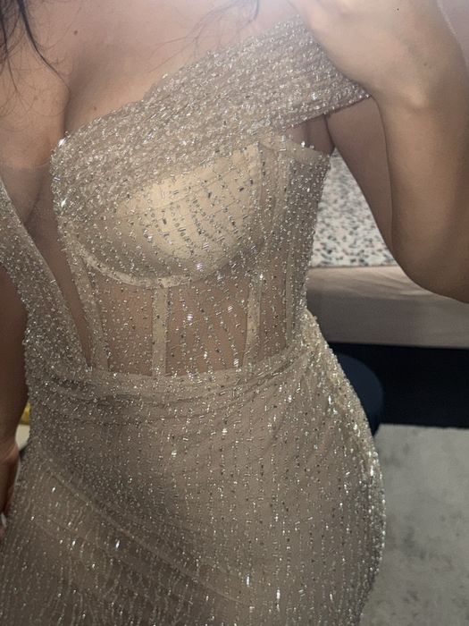 Бляскава бална рокля