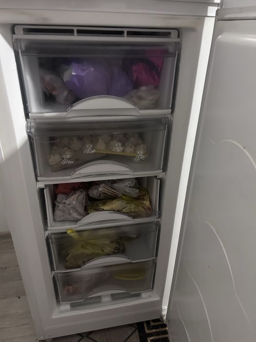 Продам Морозильник Атлант