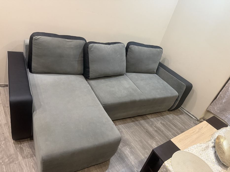 Разтегателен диван борян