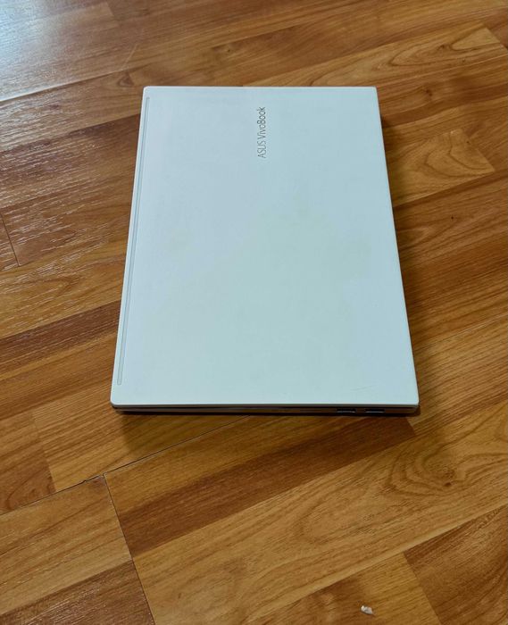 Laptop Asus Vivobook i5